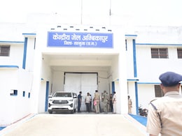 छत्तीसगढ़ : पुलिस को चकमा देकर भागा सेंट्रल जेल का कैदी, जेल अधीक्षक ने लिया बड़ा एक्शन