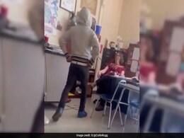 US Teen Who Slapped Teacher In Classroom Faces Kidnapping, Assault Charges US Teen Who Slapped Teacher In Classroom Faces Kidnapping, Assault Charges
