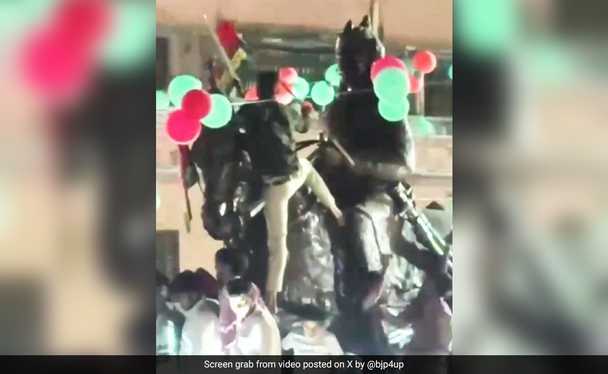 FIR Against 100 Samajwadi Party Workers For Damaging Maharana Pratap's Statue