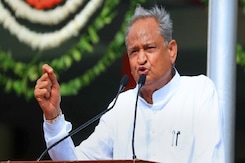 जलदाय मंत्री कन्हैयालल चौधरी के विवादित बयान पर अशोक गहलोत का करारा जवाब जलदाय मंत्री कन्हैयालल चौधरी के विवादित बयान पर अशोक गहलोत का करारा जवाब