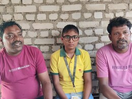 Rajasthan: कोटा में जिस कोचिंग के बाहर पिता लगाते हैं जूस की दुकान उसी में पढ़ कर बेटी ने किया JEE मेंस क्लियर Rajasthan: कोटा में जिस कोचिंग के बाहर पिता लगाते हैं जूस की दुकान उसी में पढ़ कर बेटी ने किया JEE मेंस क्लियर