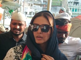 Jolly LLB-3 Shooting : बीवी पुष्पा पांडे के साथ गरीब नवाज के दरबार जियारत करने पहुंचे अक्षय कुमार Jolly LLB-3 Shooting : बीवी पुष्पा पांडे के साथ गरीब नवाज के दरबार जियारत करने पहुंचे अक्षय कुमार