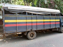 मुंबईतील बड्या उद्योजकाला पोलिसानेच घातला 25 लाखांचा गंडा, काय आहे प्रकरण? मुंबईतील बड्या उद्योजकाला पोलिसानेच घातला 25 लाखांचा गंडा, काय आहे प्रकरण?