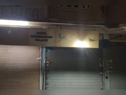 शराब खरीदने को लेकर हुआ ऐसा विवाद, बदमाशों ने किया दुकानदार पर तलवार से वार...