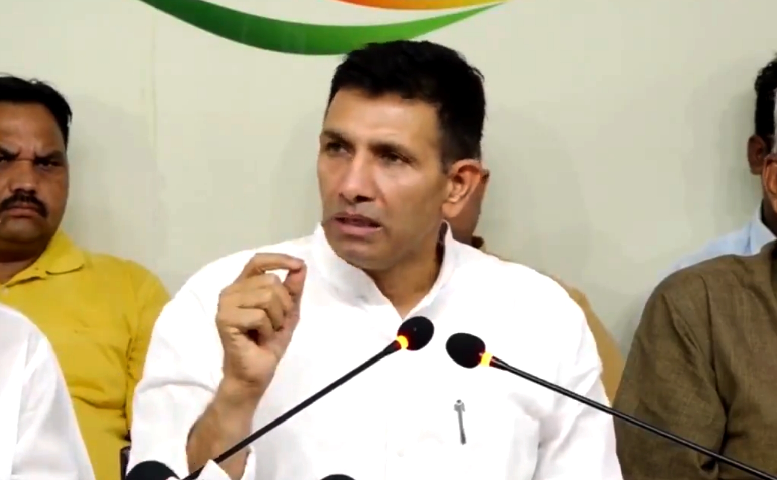 Cancer In Congress: ये क्या? जीतू पटवारी ने कहा 'कांग्रेस में कैंसर है, बयान के बाद पीसीसी अध्यक्ष ने दी सफाई!