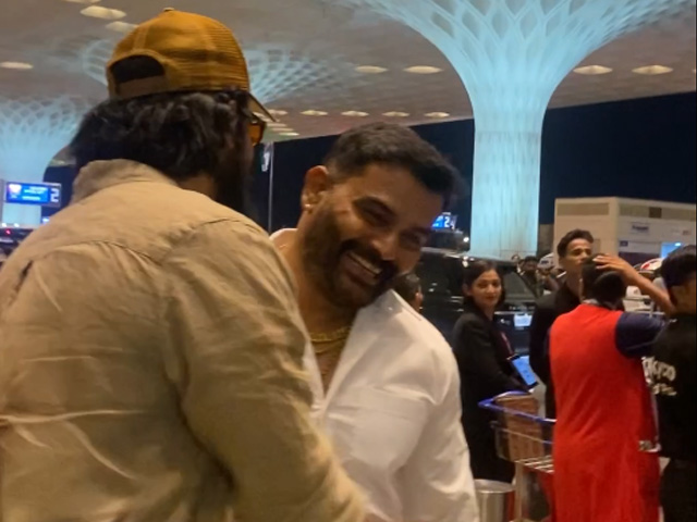 Vicky Kaushal Hugs Alia Bhatt's Staffer At The Airport