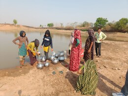 Ground Report: डांग इलाके में तालाब-पोखरों के बदतर हालात, बदबूदार पानी पीने को मजबूर लोग, हो रहा पलायन