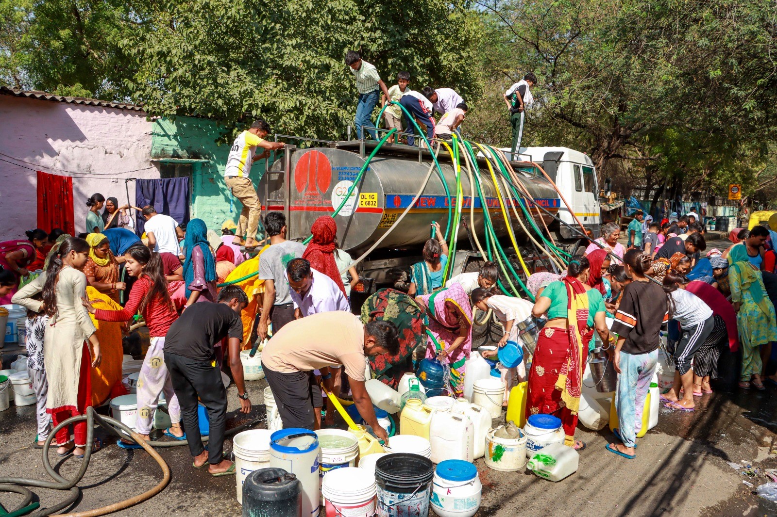 Amid Delhi's Water Crisis, Lt Governor Dials Haryana Chief Minister