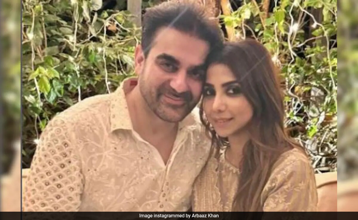 Watch: Arbaaz Khan Sings For Wife Shura During Night Drive