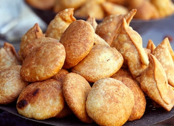 Ayodhya Deepotsav 2025: A Guide To Exploring The City's Food Trail