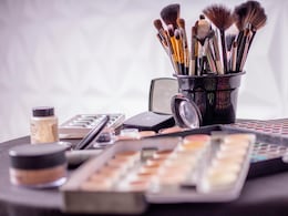 Beauty Hacks: कंसीलर लगाने के बाद चेहरे में दिखने लगते हैं धब्बे? अपनाइए ब्यूटीशियन के बताए ये सिंपल ट्रिक्स Beauty Hacks: कंसीलर लगाने के बाद चेहरे में दिखने लगते हैं धब्बे? अपनाइए ब्यूटीशियन के बताए ये सिंपल ट्रिक्स