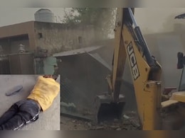 झुंझुनूं में दलित युवक की पीट-पीट कर हत्या करने वाले शराब ठेकेदार के ठिकानों पर चला बुलडोजर, एसपी बोले- सभी पर होगी कार्रवाई झुंझुनूं में दलित युवक की पीट-पीट कर हत्या करने वाले शराब ठेकेदार के ठिकानों पर चला बुलडोजर, एसपी बोले- सभी पर होगी कार्रवाई
