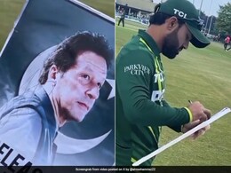 Pakistan Star Cricketer Mohammad Rizwan Signs On 'Release Imran Khan' Photo. Internet Reacts Pakistan Star Cricketer Mohammad Rizwan Signs On 'Release Imran Khan' Photo. Internet Reacts