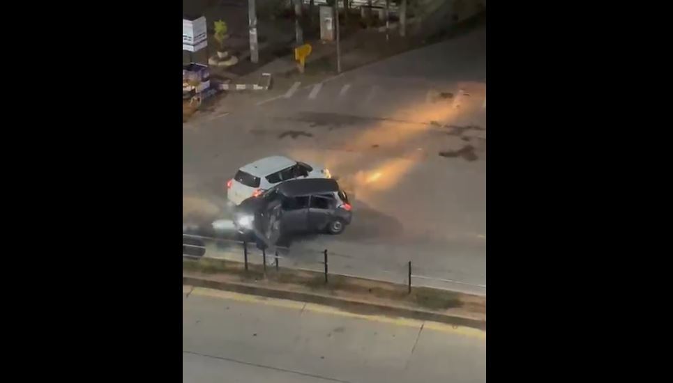 2 Cars, 6 Men. Dramatic Footage Of Group Fight On Road In Karnataka