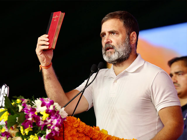 Rahul Gandhi के कंधों पर Raebareli जिताने की ज़िम्मेदारी, UP में Congress के आख़िरी क़िले की जंग