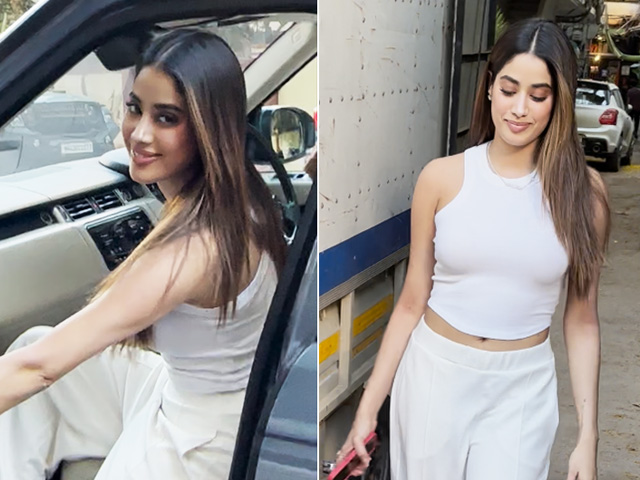 The Paparazzi Asked Janhvi Kapoor For A Pic. She Replied With A Smile