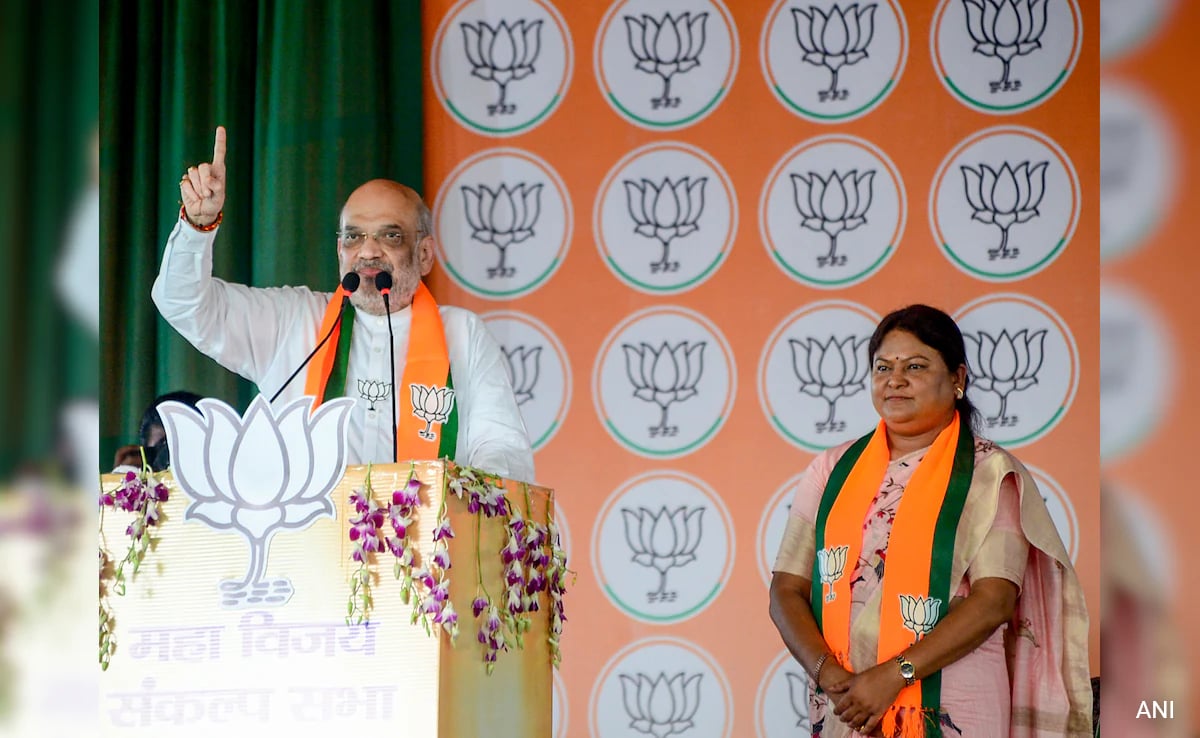 "Corrupt JMM Leaders Including Hemant Soren Sitting On Congress Lap": Amit Shah
