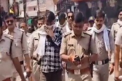 मध्य प्रदेश के छतरपुर में 20 हजार का इनामी आरोपी जाफिर गिरफ्तार, क्या है मामला ? मध्य प्रदेश के छतरपुर में 20 हजार का इनामी आरोपी जाफिर गिरफ्तार, क्या है मामला ?