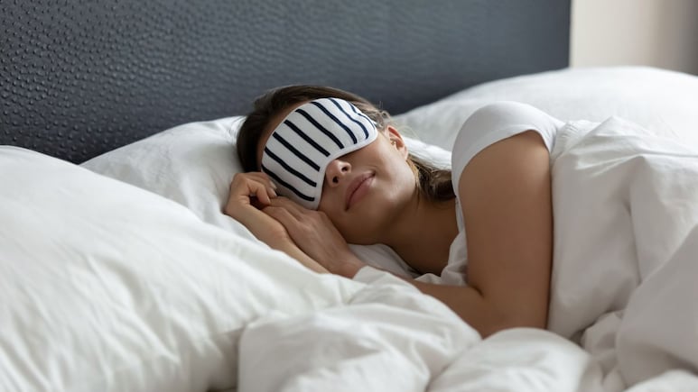 अगर आती है बार-बार नींद, दिनभर लेते हैं झपकी तो हो सकता है Hypersomnia, जानें कितनी जानलेवा है ये बीमारी