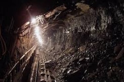 HCL Mine Accident : झुंझुनू खदान में 12 घंटे से 1800 फीट की गहराई में फंसे मजदूर, कैसे बचेगी जान HCL Mine Accident : झुंझुनू खदान में 12 घंटे से 1800 फीट की गहराई में फंसे मजदूर, कैसे बचेगी जान