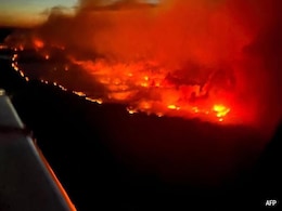 Wildfire Approaches Western Canada Oil Town, Forcing 6,000 To Evacuate Wildfire Approaches Western Canada Oil Town, Forcing 6,000 To Evacuate