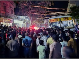 Rajasthan Bus Loot: राजस्थान रोडवेज की बस पर पत्थरों से हमला, सोने की चेन और 20 हजार रुपये लूटकर भागे बदमाश Rajasthan Bus Loot: राजस्थान रोडवेज की बस पर पत्थरों से हमला, सोने की चेन और 20 हजार रुपये लूटकर भागे बदमाश