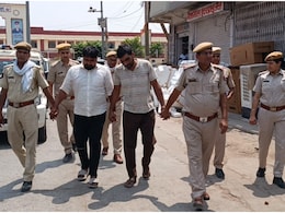 राजस्थान के झुंझुनूं में पुलिस ने निकाला गैंगस्टर के मामा का जुलूस, व्यापारियों ने की सराहना राजस्थान के झुंझुनूं में पुलिस ने निकाला गैंगस्टर के मामा का जुलूस, व्यापारियों ने की सराहना