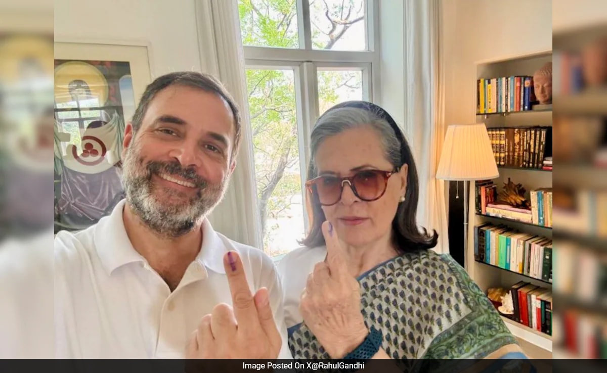 5 Points On 'Madonna Oriflamma': Painting In Rahul's Inked Selfie With Sonia Gandhi