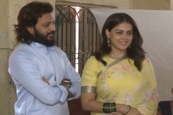 Actor Riteish Deshmukh, Wife Genelia Deshmukh Cast Their Votes In Latur Actor Riteish Deshmukh, Wife Genelia Deshmukh Cast Their Votes In Latur
