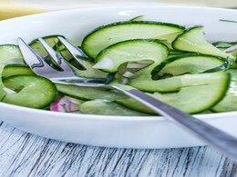 Kheera Benefits: खीरा खाने से गर्मी के मौसम में हैं बहुत फायदे, वेट लॉस करने में भी है सहायक... Kheera Benefits: खीरा खाने से गर्मी के मौसम में हैं बहुत फायदे, वेट लॉस करने में भी है सहायक...