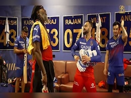 "अब आपको फील्डिंग करने की ज़रूरत नहीं..", विराट ने क्रिस गेल को फिर से IPL में कमबैक करने को कहा, Viral Video