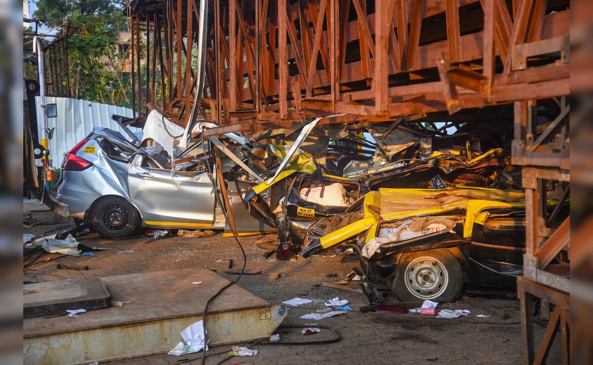 वे खौफनाक 3 सेकंड : पेट्रोल की लाइन में लगी थीं कई कारें और फिर... देखें मुंबई में कैसे गिरा था होर्डिंग