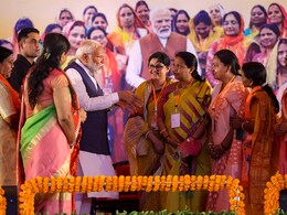 ढोल और थाली बजाएं : PM मोदी ने काशी की महिलाओं को बताया वोटिंग बढ़ाने का फार्मूला ढोल और थाली बजाएं : PM मोदी ने काशी की महिलाओं को बताया वोटिंग बढ़ाने का फार्मूला