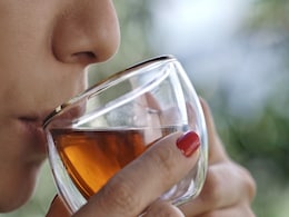 पाचन अच्छा करने से लेकर शरीर को डिटॉक्स करने तक में काम आता है यह एक मसाला, पानी में डालकर पीना होगा इस तरह पाचन अच्छा करने से लेकर शरीर को डिटॉक्स करने तक में काम आता है यह एक मसाला, पानी में डालकर पीना होगा इस तरह