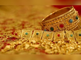 Akshaya Tritiya 2024: अक्षय तृतीया पर सोना खरीदारी के बन रहे 4 शुभ मुहूर्त, मिलेगा विशेष लाभ Akshaya Tritiya 2024: अक्षय तृतीया पर सोना खरीदारी के बन रहे 4 शुभ मुहूर्त, मिलेगा विशेष लाभ