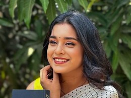 सुंबुल तौकीर कुछ साल पहले दिखतीं थीं ऐसी, 'अच्छा जी मैं हारी चलो मान जाओ' गाने पर बहन के साथ क्यूट वीडियो वायरल सुंबुल तौकीर कुछ साल पहले दिखतीं थीं ऐसी, 'अच्छा जी मैं हारी चलो मान जाओ' गाने पर बहन के साथ क्यूट वीडियो वायरल