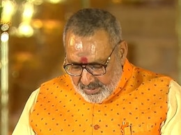 मोदी कैबिनेट : बिहार से दो पुराने मंत्रियों सहित कुल आठ सांसदों ने ली मंत्री पद की शपथ मोदी कैबिनेट : बिहार से दो पुराने मंत्रियों सहित कुल आठ सांसदों ने ली मंत्री पद की शपथ