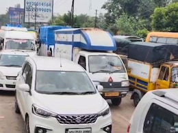 स्कूल बस वाहतूक कोंडीत अडकली, विद्यार्थ्यांना सुट्टी देण्याची शाळेवर पाळी