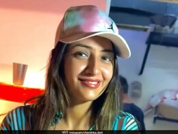 "<i>Bigg Boss Ke Baad</i>": Vada Pav Girl Chandrika Dixit Gets Grand Welcome At Food Shop