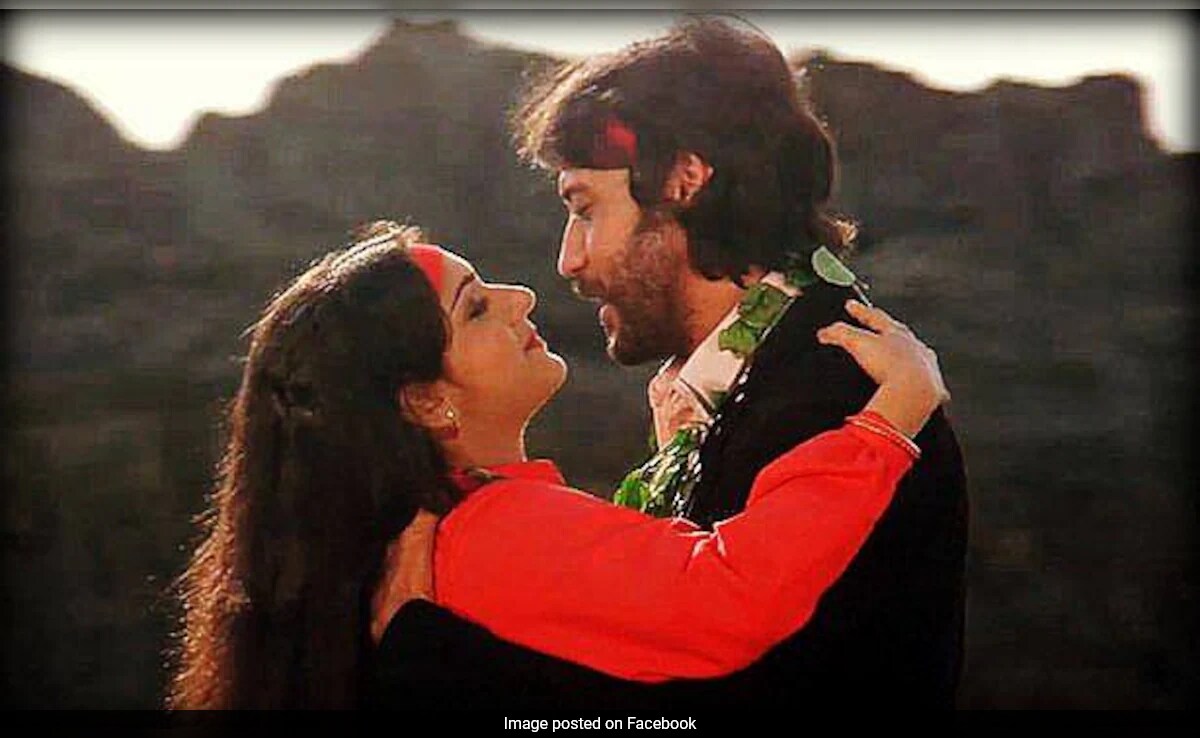 Meenakshi Seshadri On Why She Only "Reached Out" To <i>Hero</i> Co-Star Jackie Shroff After Returning To Mumbai
