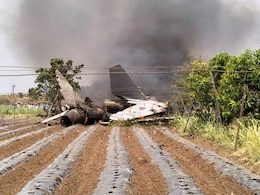 Sukhoi Fighter Jet Crashes In Nashik, Pilot, Co-Pilot Eject Safely Sukhoi Fighter Jet Crashes In Nashik, Pilot, Co-Pilot Eject Safely