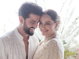 एक्ट्रेस सोनाक्षी सिन्हा और जहीर इकबाल का 4 स्टोरी वेडिंग केक देख ड्रूल करने लगेंगे आप, यहां देखें तस्वीरें एक्ट्रेस सोनाक्षी सिन्हा और जहीर इकबाल का 4 स्टोरी वेडिंग केक देख ड्रूल करने लगेंगे आप, यहां देखें तस्वीरें