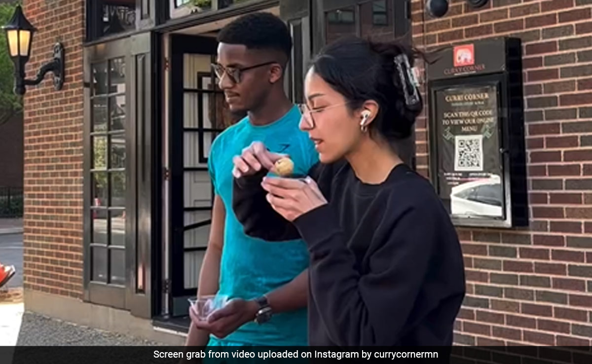 Video Of Locals In US Enjoying <i>Pani Puri</i> Goes Viral, Internet Reacts