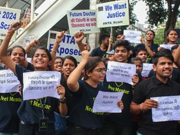 परीक्षाओं में 100% शुचिता की जरूरत क्यों महसूस की जा रही है? परीक्षाओं में 100% शुचिता की जरूरत क्यों महसूस की जा रही है?