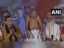 कोण आहेत 127 वर्षांचे योग गुरु स्वामी शिवानंद ? PM मोदी देखील आहेत फॅन कोण आहेत 127 वर्षांचे योग गुरु स्वामी शिवानंद ? PM मोदी देखील आहेत फॅन