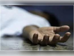 CG News: कुएं में गिरी मुर्गी को बचाने के लिए एक-एक कर दो भाइयों की हो गई मौत, बिलासपुर में घटी दर्दनाक घटना CG News: कुएं में गिरी मुर्गी को बचाने के लिए एक-एक कर दो भाइयों की हो गई मौत, बिलासपुर में घटी दर्दनाक घटना