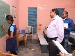 जब 8वीं के छात्र नहीं पढ़ पाएंगे हिंदी... तो MP में कैसे होगा शिक्षा का विकास ?