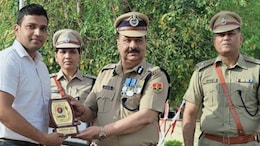 हाईवे पर हुए एक्सीडेंट में घायलों को युवक ने पहुंचाया अस्पताल, जज्बा देख IG ने किया सम्मानित