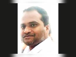 सांगलीतील 'आदर्श' तलाठ्याचा कारनामा; सातबारा उताऱ्यामुळे फुटलं बिंग  सांगलीतील 'आदर्श' तलाठ्याचा कारनामा; सातबारा उताऱ्यामुळे फुटलं बिंग