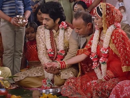 एक बहू ऐसी भी का ट्रेलर रिलीज, भोजपुरी फिल्म के ट्रेलर में बेटी ने शादी के दिन छोड़ा घर तो सास ने विधवा बहू को उसकी जगह बिठाया मंडप पर एक बहू ऐसी भी का ट्रेलर रिलीज, भोजपुरी फिल्म के ट्रेलर में बेटी ने शादी के दिन छोड़ा घर तो सास ने विधवा बहू को उसकी जगह बिठाया मंडप पर